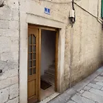 Bosanska Διαμέρισμα *