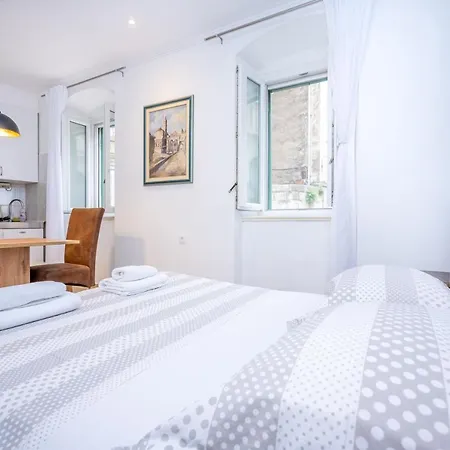 Bosanska * Спліт